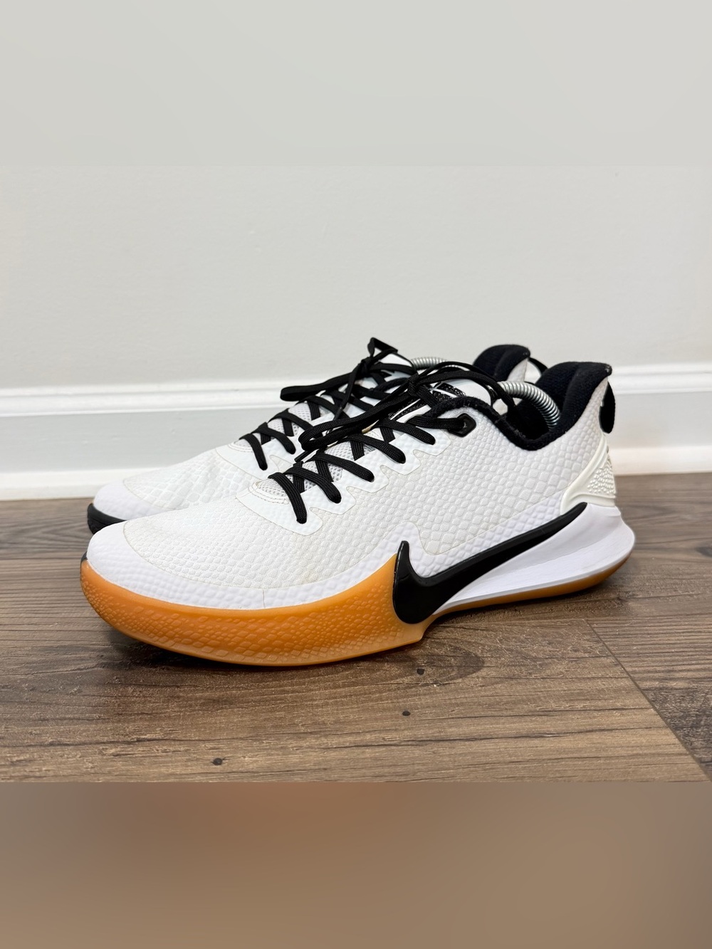 Nike Mamba Focus Kobe White Gum Basketball Shoes 9.5